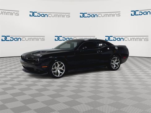 Used 2015 Dodge Challenger SXT Plus image 4