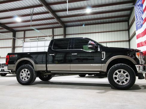 Used 2021 Ford F250 King Ranch w/ King Ranch Ultimate Package AWD/4WD image 14
