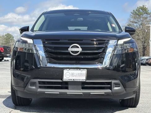 Used 2025 Nissan Pathfinder SV AWD/4WD image 3