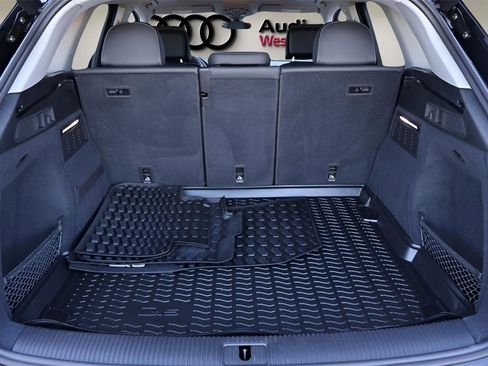 Used 2023 Audi Q5 2.0T Premium w/ Convenience Package image 16