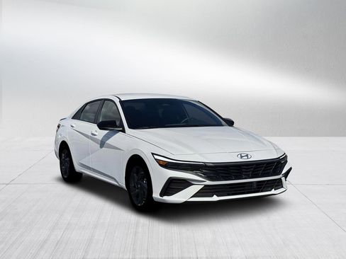 New 2026 Hyundai Elantra Sport image 11
