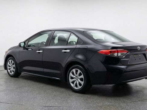 Used 2025 Toyota Corolla LE FWD image 6
