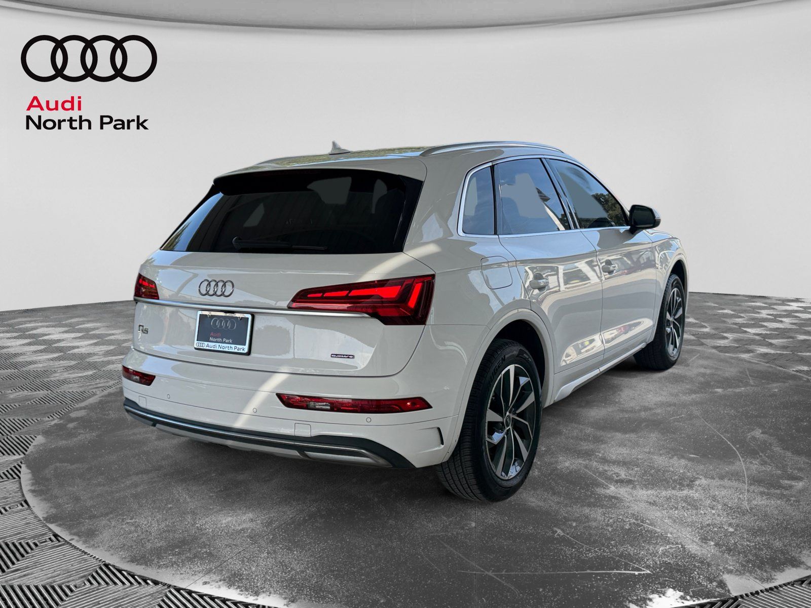Used 2021 Audi Q5 2.0T Premium Plus w/ Premium Plus Package AWD/4WD image 5