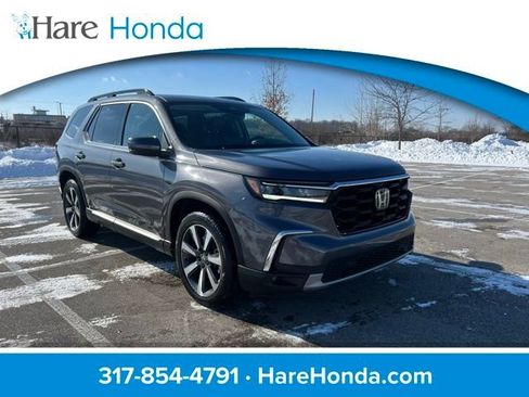 Used 2023 Honda Pilot Touring image 1