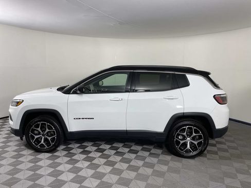 Used 2024 Jeep Compass Limited AWD/4WD image 5