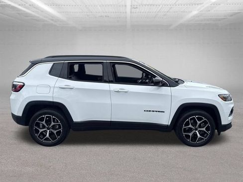 Used 2025 Jeep Compass Limited AWD/4WD image 5