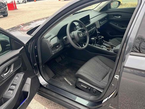 Used 2025 Honda Accord SE image 8