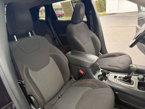 Used 2016 Jeep Cherokee 75th Anniversary image 27