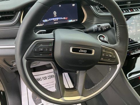 Certified 2023 Jeep Grand Cherokee Laredo w/ Luxury Tech Group I image 14