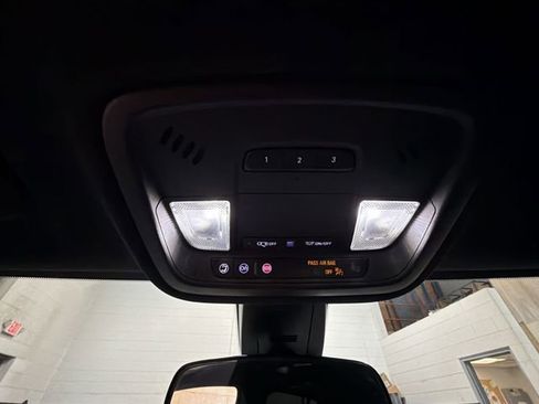 Certified 2023 Chevrolet Traverse LT image 22