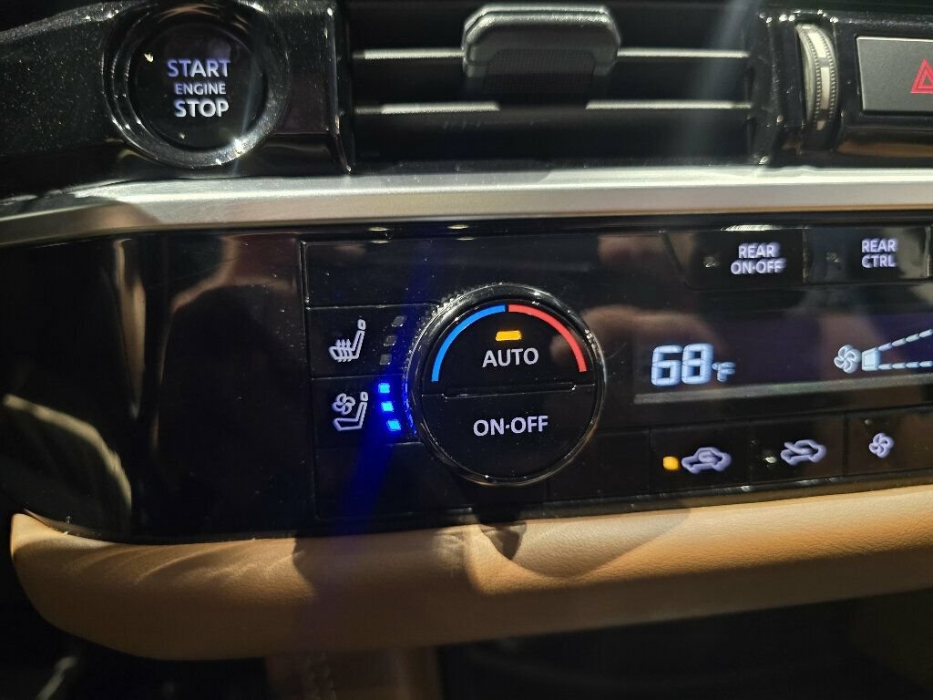 Used 2025 Nissan Pathfinder Platinum w/ Cargo Package AWD/4WD image 11