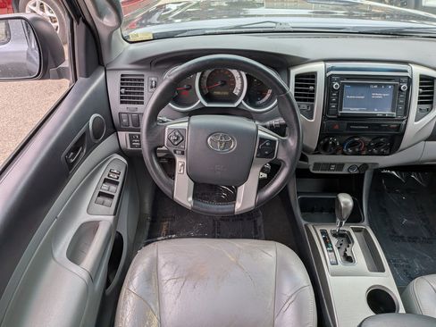 Used 2015 Toyota Tacoma PreRunner w/ SR5 Package RWD image 16