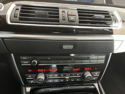 Used 2011 BMW 550i Gran Turismo xDrive image 18