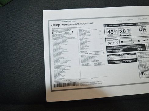 Used 2024 Jeep Wrangler Unlimited w/ Convenience Group AWD/4WD image 6