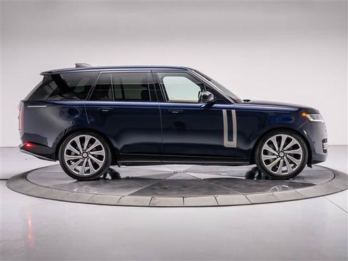 Used 2023 Land Rover Range Rover SE AWD/4WD image 6