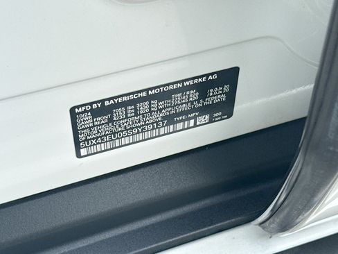 Used 2025 BMW X5 xDrive50e AWD/4WD image 35