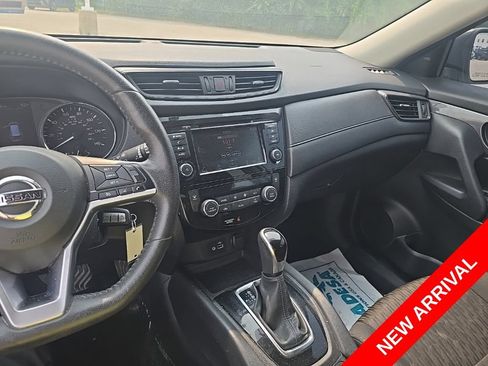 Used 2020 Nissan Rogue S FWD image 12