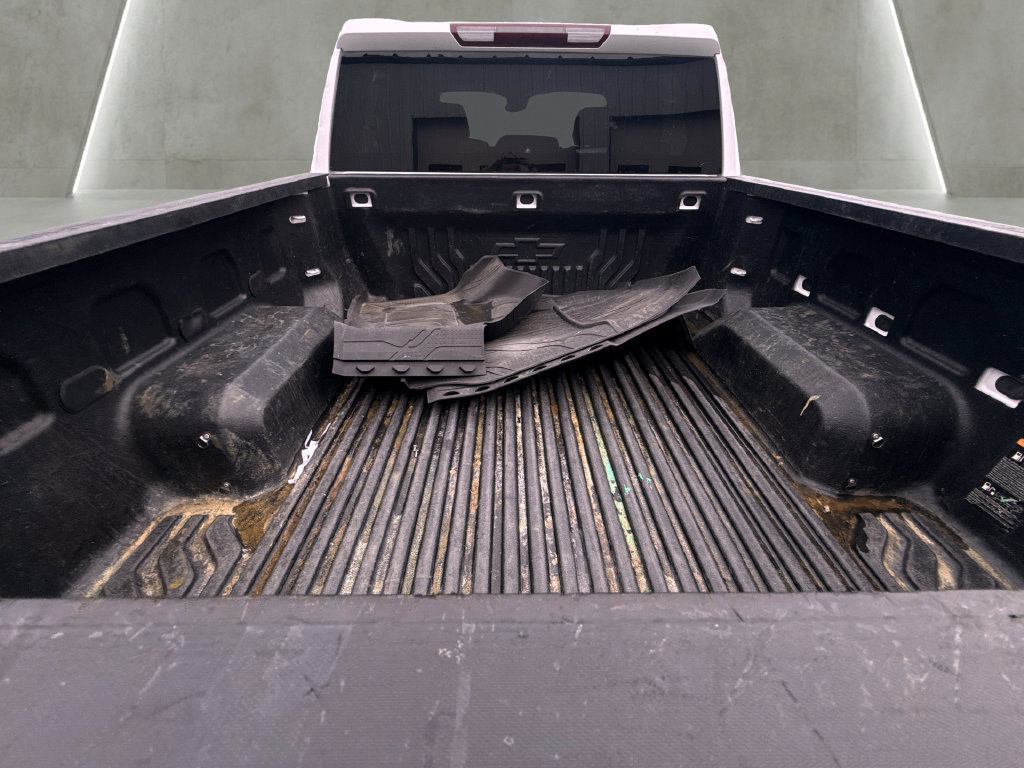 Used 2023 Chevrolet Silverado 1500 LT AWD/4WD image 5