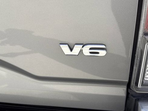 Used 2020 Toyota Tacoma TRD Off-Road w/ Technology Package image 12