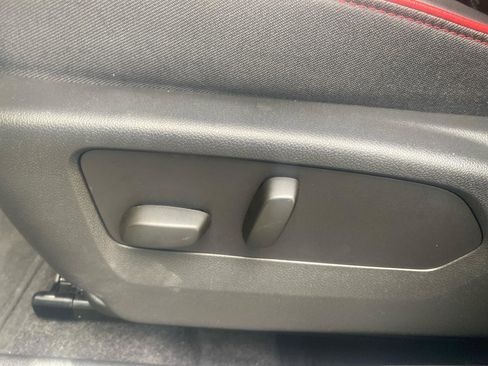 Used 2023 Buick Envision Essence w/ Sport Touring Package AWD/4WD image 31