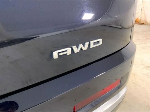 Used 2021 GMC Acadia Denali w/ Denali Ultimate Package image 9