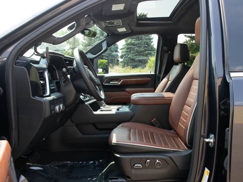 Used 2024 GMC Sierra 3500 Denali Ultimate AWD/4WD image 20