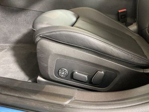 Certified 2025 BMW 330i Sedan w/ M Sport Package RWD image 26