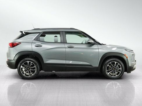 Used 2024 Chevrolet TrailBlazer LT w/ Convenience Package FWD image 6