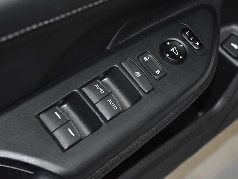 Used 2019 Honda Insight Touring image 5