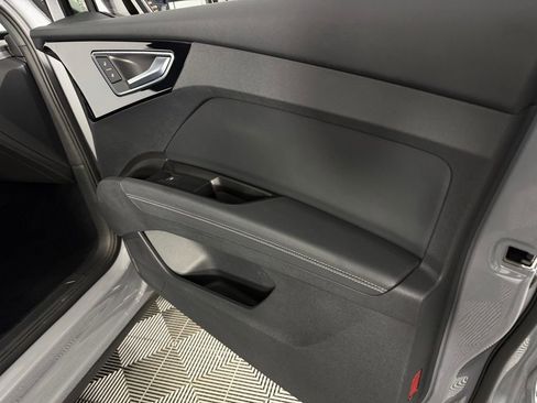 Used 2023 Audi Q4 e-tron Premium Plus w/ Premium Plus image 35