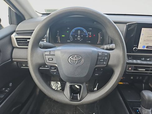 Used 2025 Toyota Camry LE FWD image 42