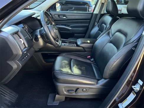 Certified 2022 Nissan Pathfinder SL w/ SL Premium Package image 22