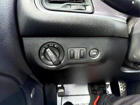 Used 2018 Dodge Challenger R/T Scat Pack w/ Technology Group image 18