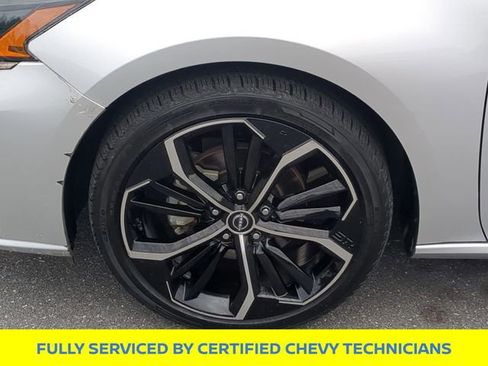 Used 2024 Nissan Altima 2.5 SR FWD image 16