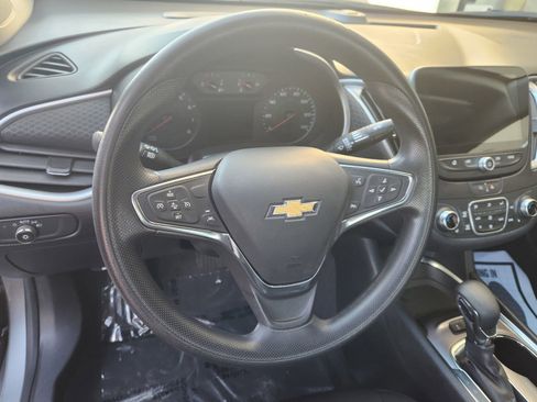 Used 2024 Chevrolet Malibu LT image 11