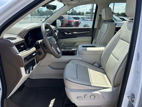 Used 2021 GMC Yukon XL Denali w/ Denali Premium Package AWD/4WD image 30