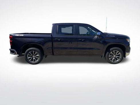 Used 2024 Chevrolet Silverado 1500 LT AWD/4WD image 8