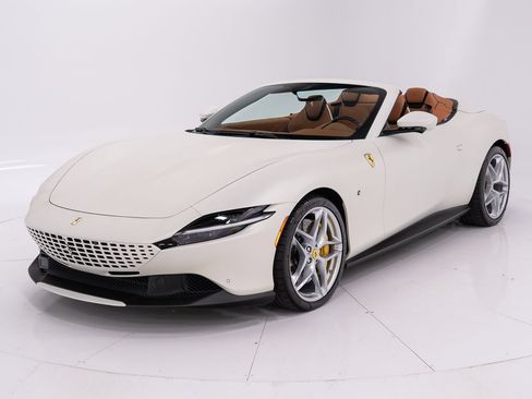 Used 2025 Ferrari Roma Spider RWD image 1