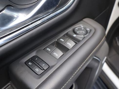 Certified 2023 GMC Yukon SLT image 9