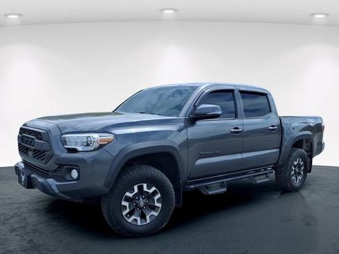 Used 2022 Toyota Tacoma TRD Off-Road w/ Black Out Package (TMS) AWD/4WD image 2