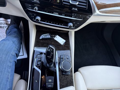 Used 2018 BMW 530i xDrive image 21