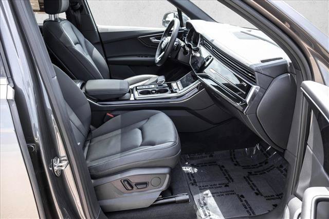 Certified 2025 Audi Q7 2.0T Premium w/ Convenience Package AWD/4WD image 26