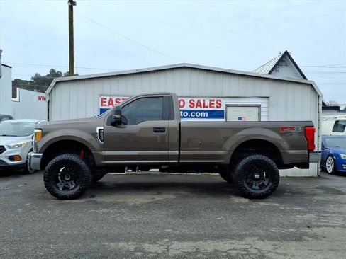 Used 2017 Ford F250 XL w/ Power Equipment Group image 2