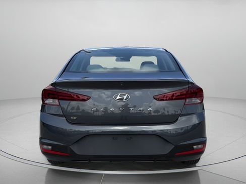 Used 2020 Hyundai Elantra SE FWD image 4