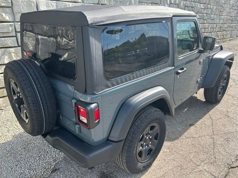 Used 2025 Jeep Wrangler Sport AWD/4WD image 5