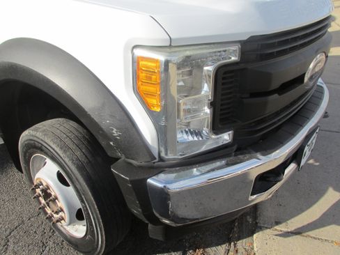 Used 2017 Ford F550 4x4 Regular Cab Super Duty image 10