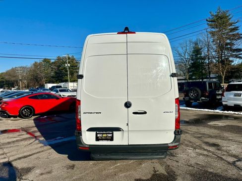 Used 2022 Mercedes-Benz Sprinter 2500 image 7