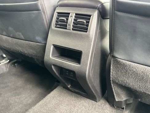 Used 2024 Mitsubishi Outlander SE image 20