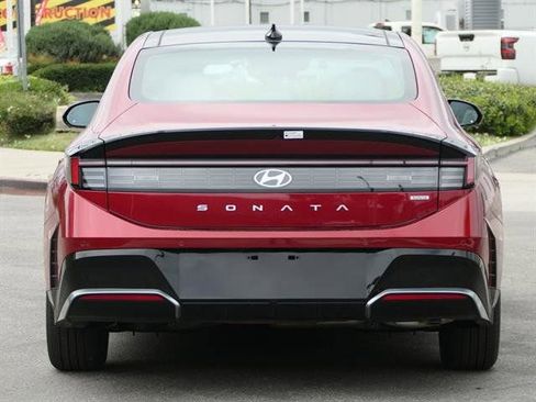New 2025 Hyundai Sonata Limited image 4