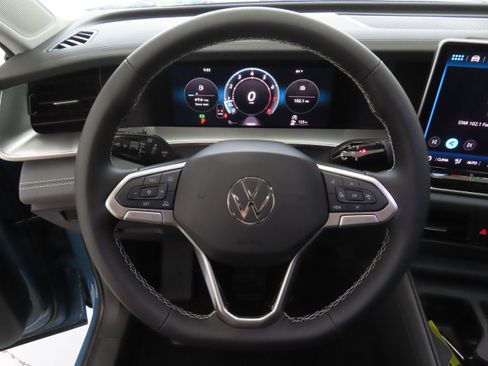 New 2026 Volkswagen Tiguan SE FWD image 15